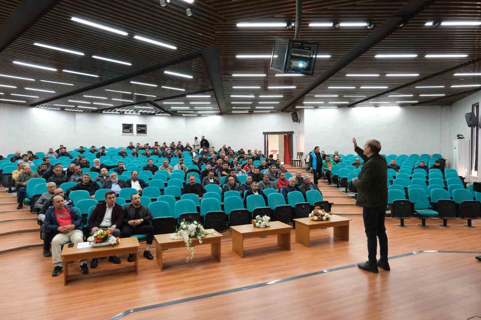 Erzincan Belediyesi personeline güvenli sürüş eğitimi