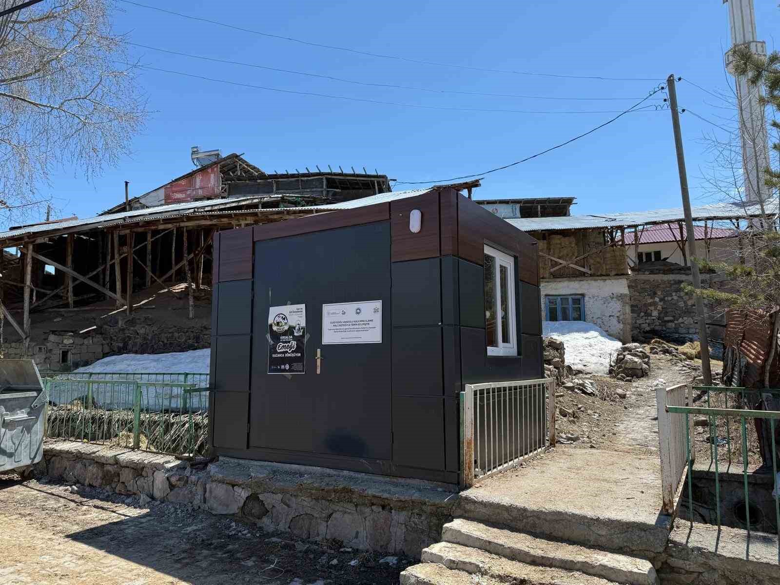 Kırsalda s&uuml;t &uuml;reticilerinin emeği kazanca d&ouml;n&uuml;ş&uuml;yor
