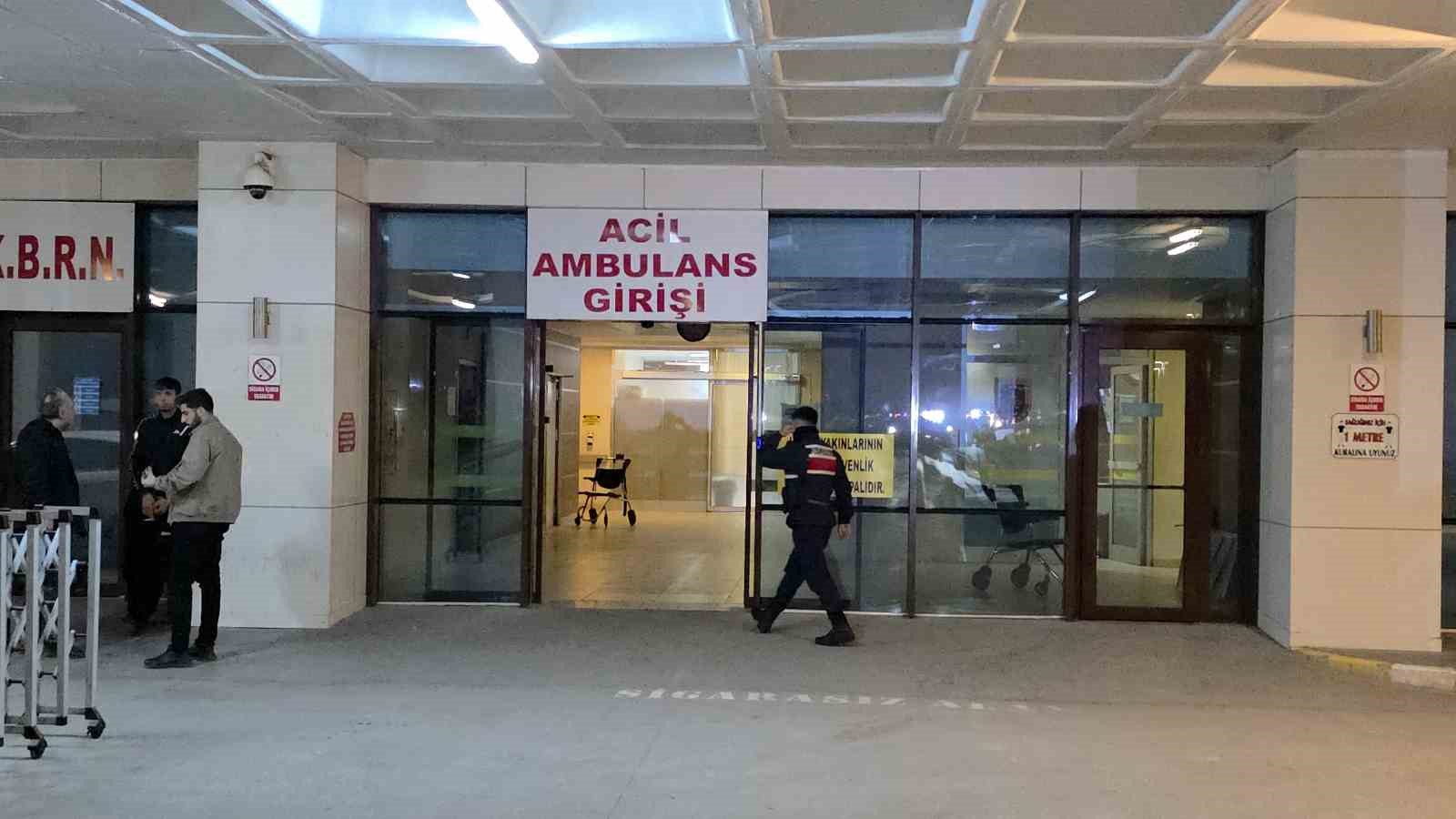 Askeri ara&ccedil; duvara &ccedil;arptı: 2 asker yaralandı
