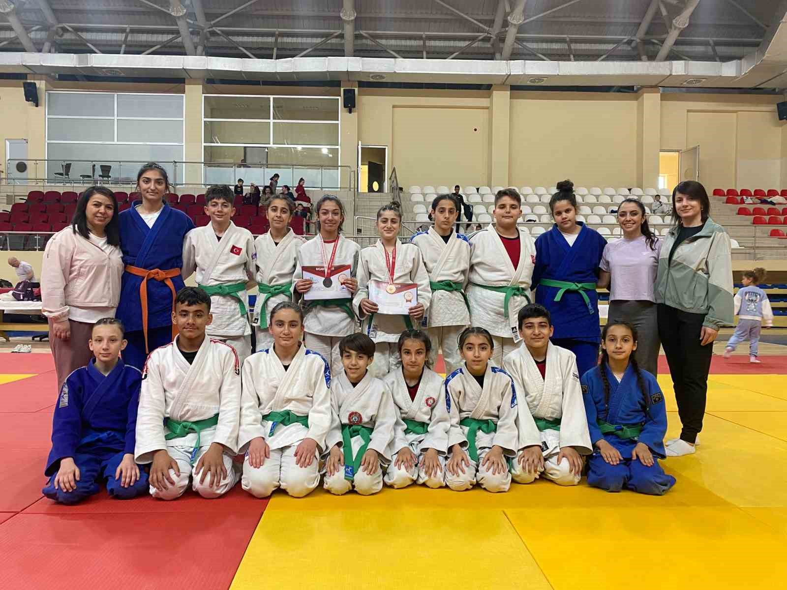 Salihlili judocular, Bilecik’ten madalyalarla döndü