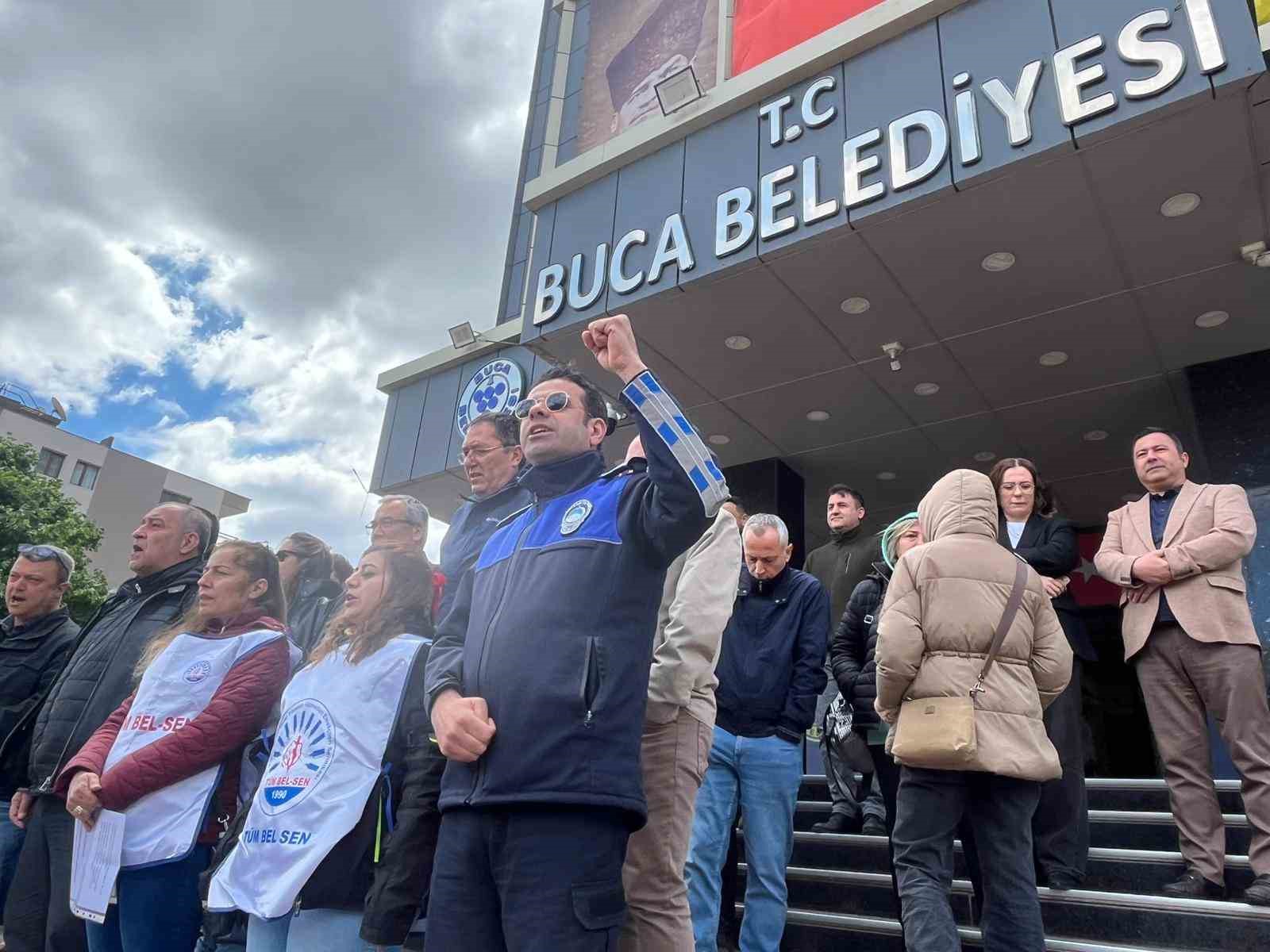 İzmir’de belediye memurlarının ’TİS’ eylemi sürüyor