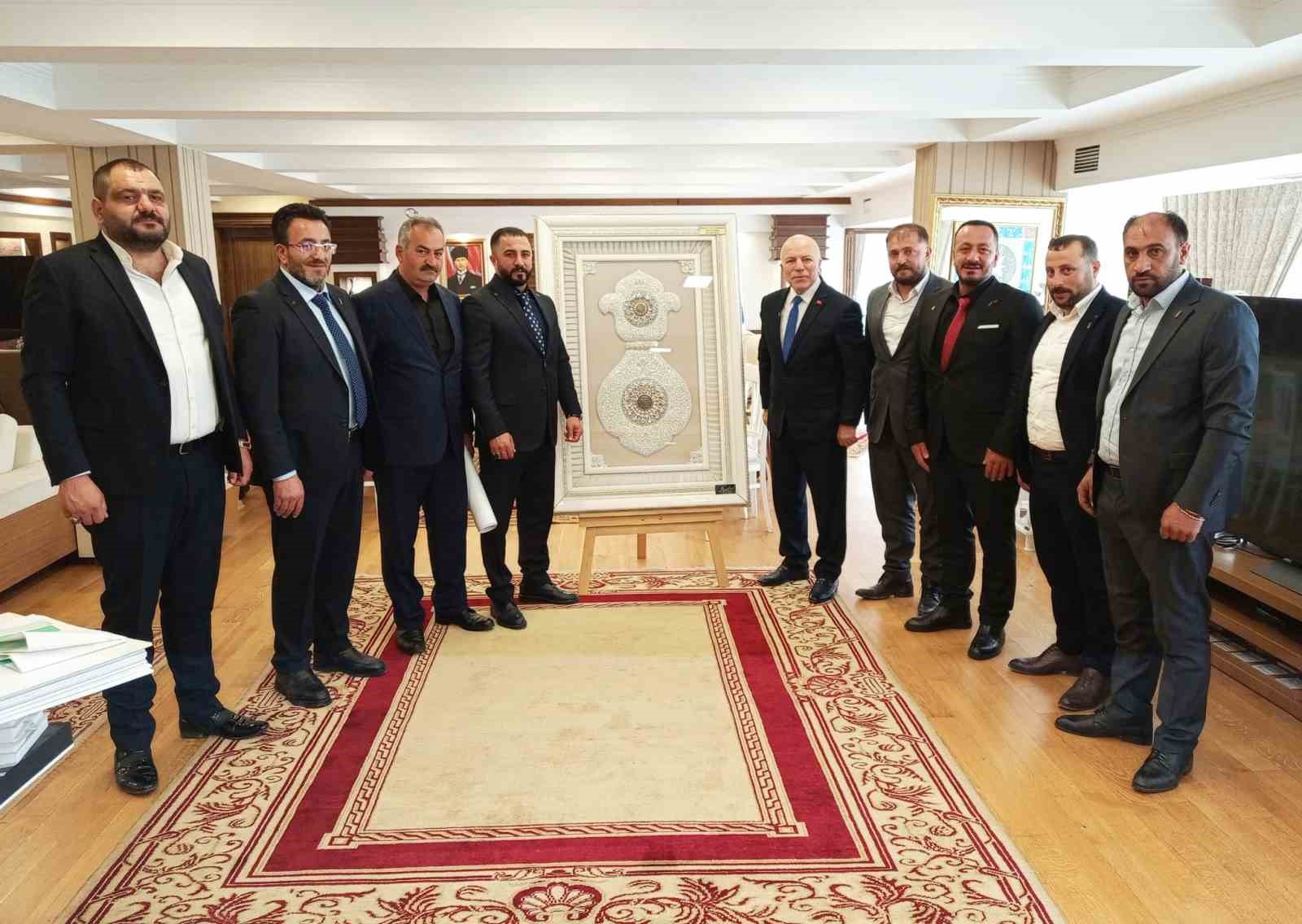 Emre Akdoğan’dan Başkan Sekmen’e ziyaret