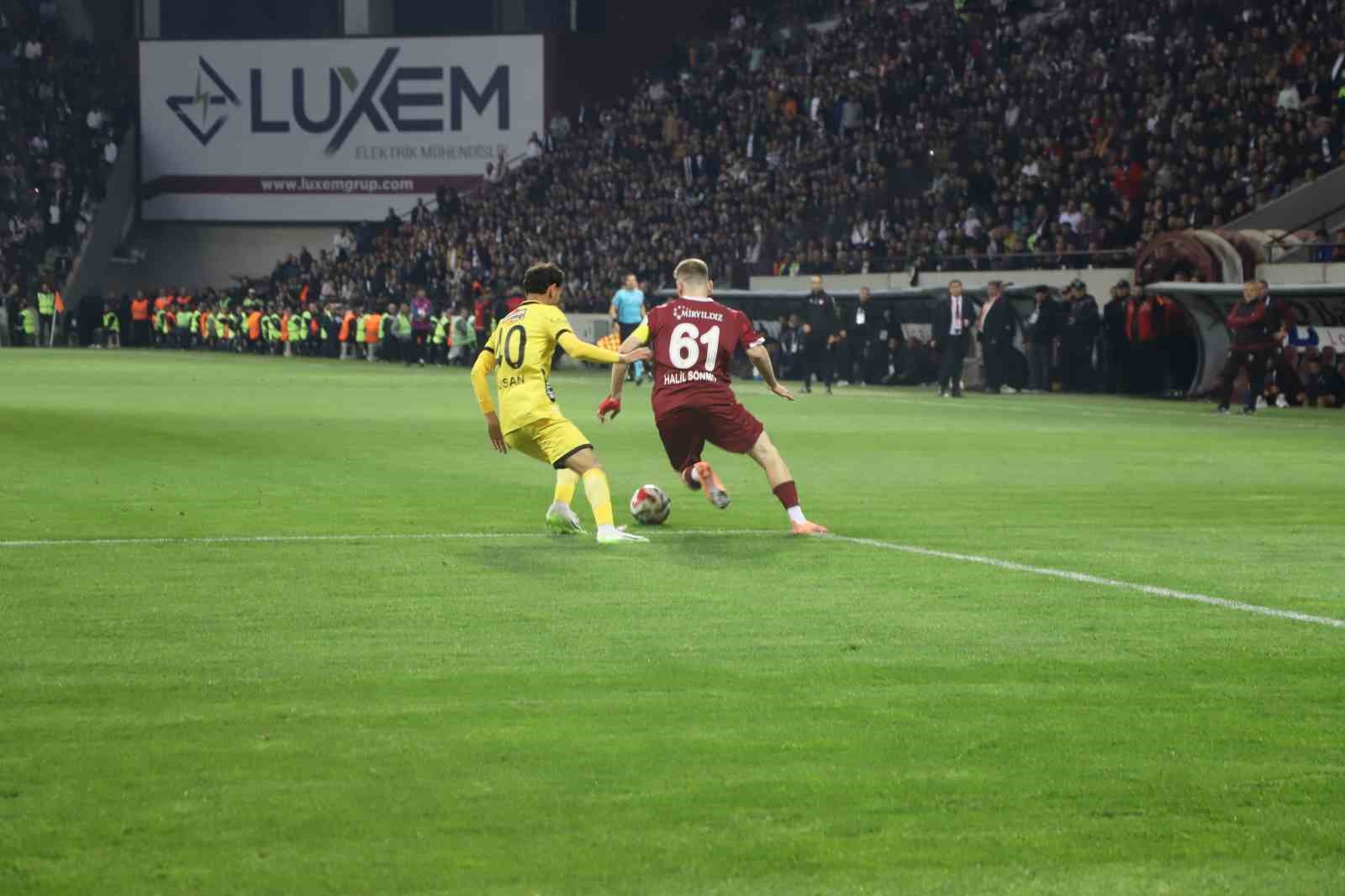 Nesine 2. Lig Play-Off: Elazığspor: 2 - Adana 01 FK: 1
