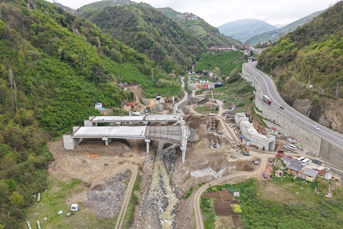 G&uuml;ney &Ccedil;evre Yolu Projesi&rsquo;nde &ccedil;alışmalar s&uuml;r&uuml;yor
