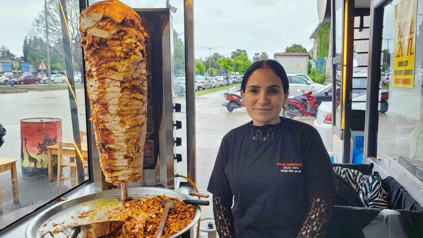 Adana&rsquo;da 5 d&ouml;ner yiyip hesap &ouml;demeden gittiler
