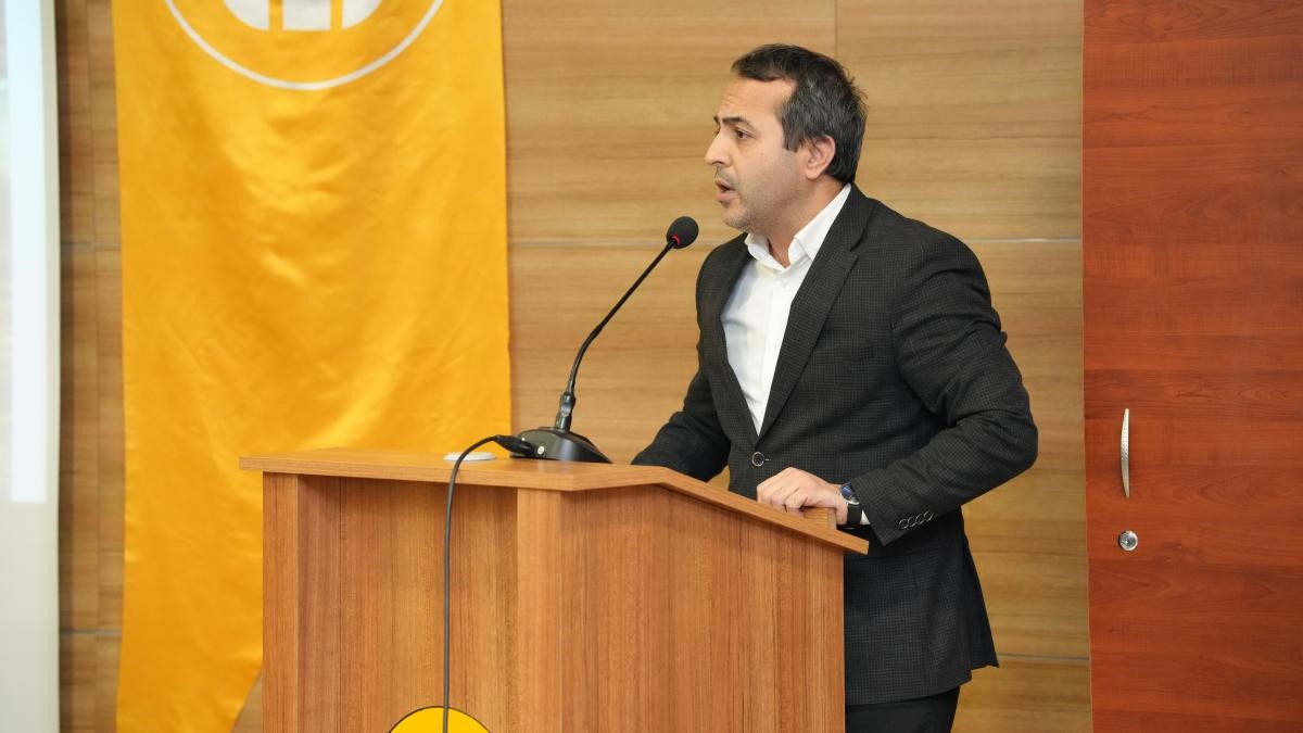 "K&uuml;resel Kırılmalar ve Yerel Dayanıklılık" sempozyumu ger&ccedil;ekleştirildi
