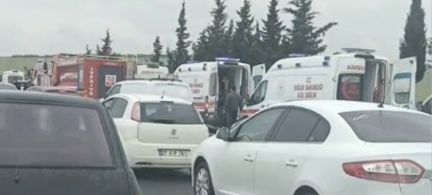 Gaziantep&rsquo;te kontrolden &ccedil;ıkan iş&ccedil;i servisi şarampole u&ccedil;tu: 16 yaralı
