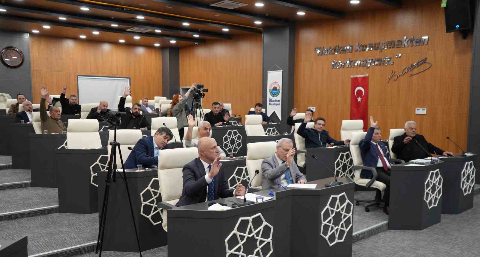 Başkan Kurnaz: "T&uuml;m il&ccedil;eler hayvan barınaklarını tamamlarsa bu y&uuml;kten kurtulmuş olacağız"
