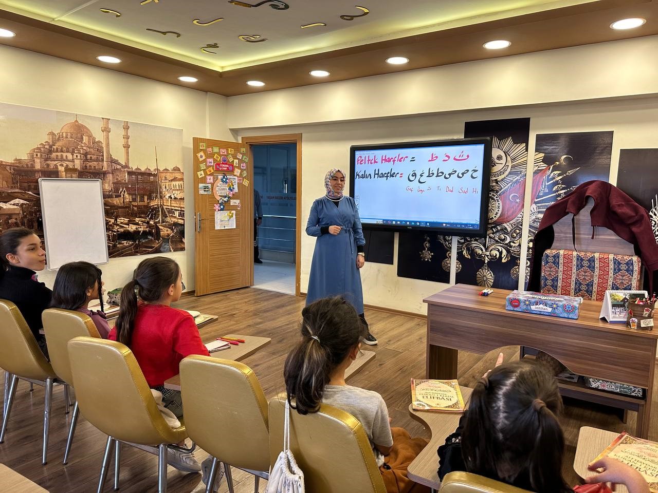 Kağıthane&rsquo;de &ccedil;ocuklara uygulamalı eğitim veren &lsquo;Yaşam Beceri At&ouml;lyeleri&rsquo; s&uuml;r&uuml;yor

