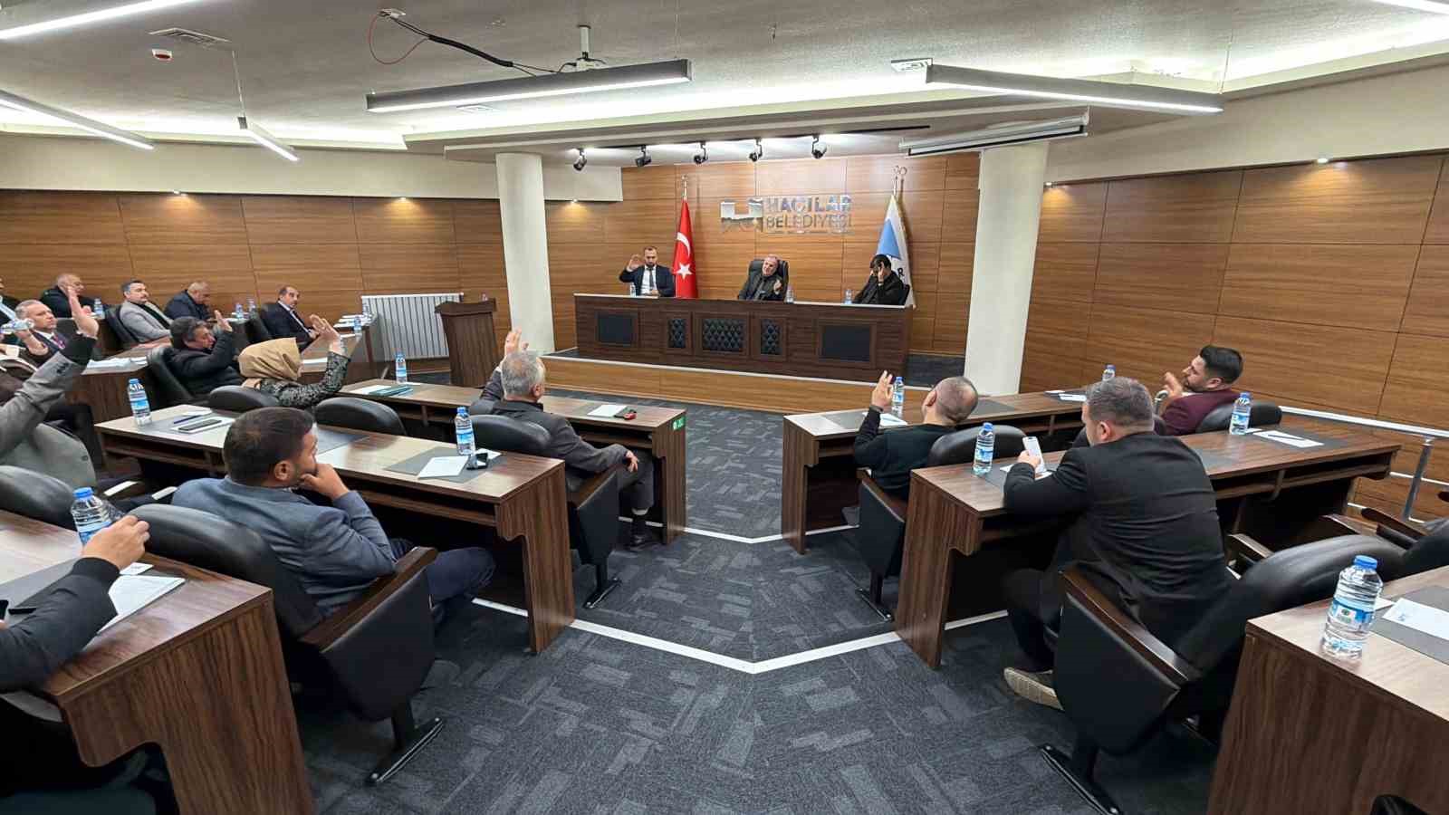 Hacılar&rsquo;da yaz mesaisi başladı: Meclis 5 maddeyi karara bağladı
