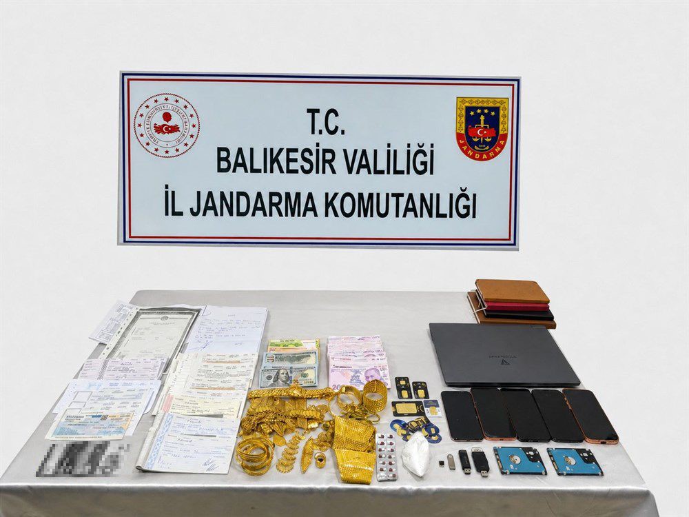 Balıkesir&rsquo;de su&ccedil; &ouml;rg&uuml;t&uuml; operasyonu: 16 g&ouml;zaltı
