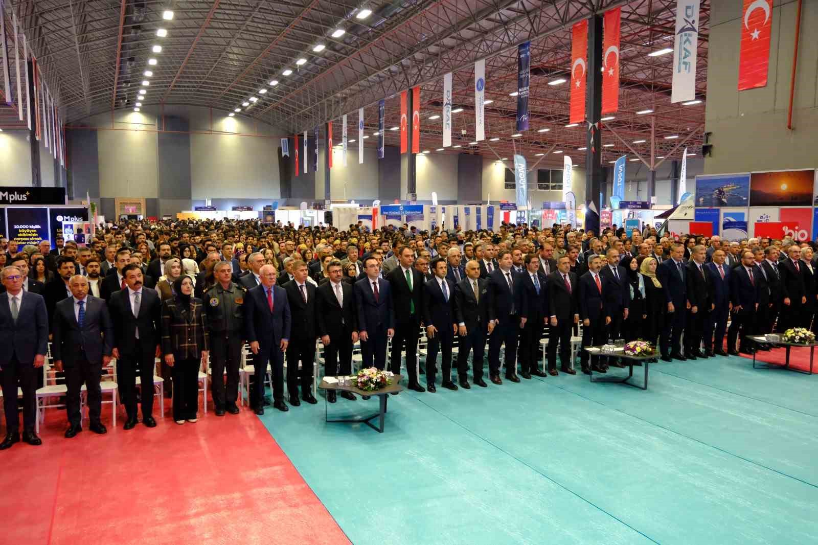 Doğu Anadolu Kariyer Fuarı kapılarını a&ccedil;tı
