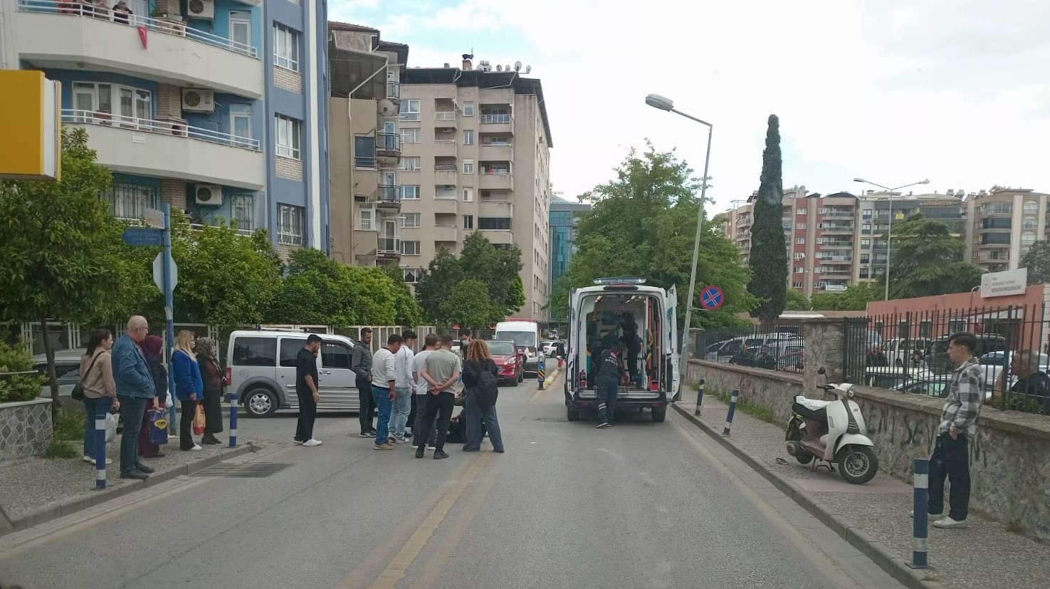 Ticari ara&ccedil; ile motosiklet &ccedil;arpıştı: 1 yaralı
