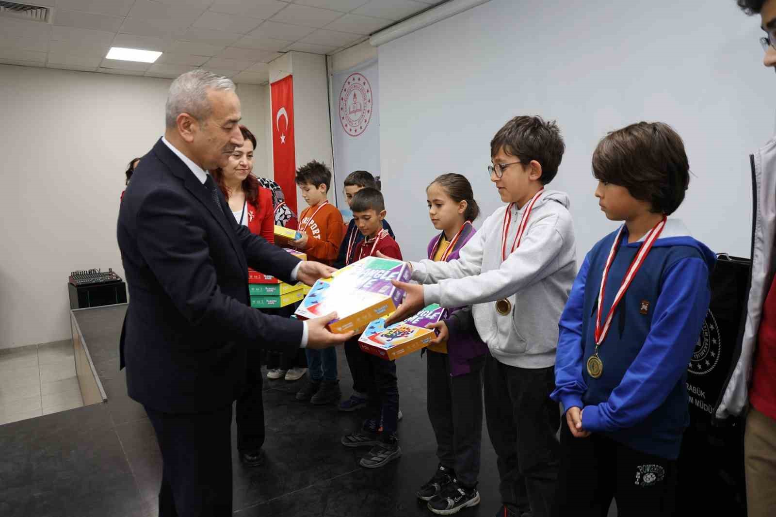 Karab&uuml;k&rsquo;te akıl ve zeka oyunları turnuvası d&uuml;zenlendi
