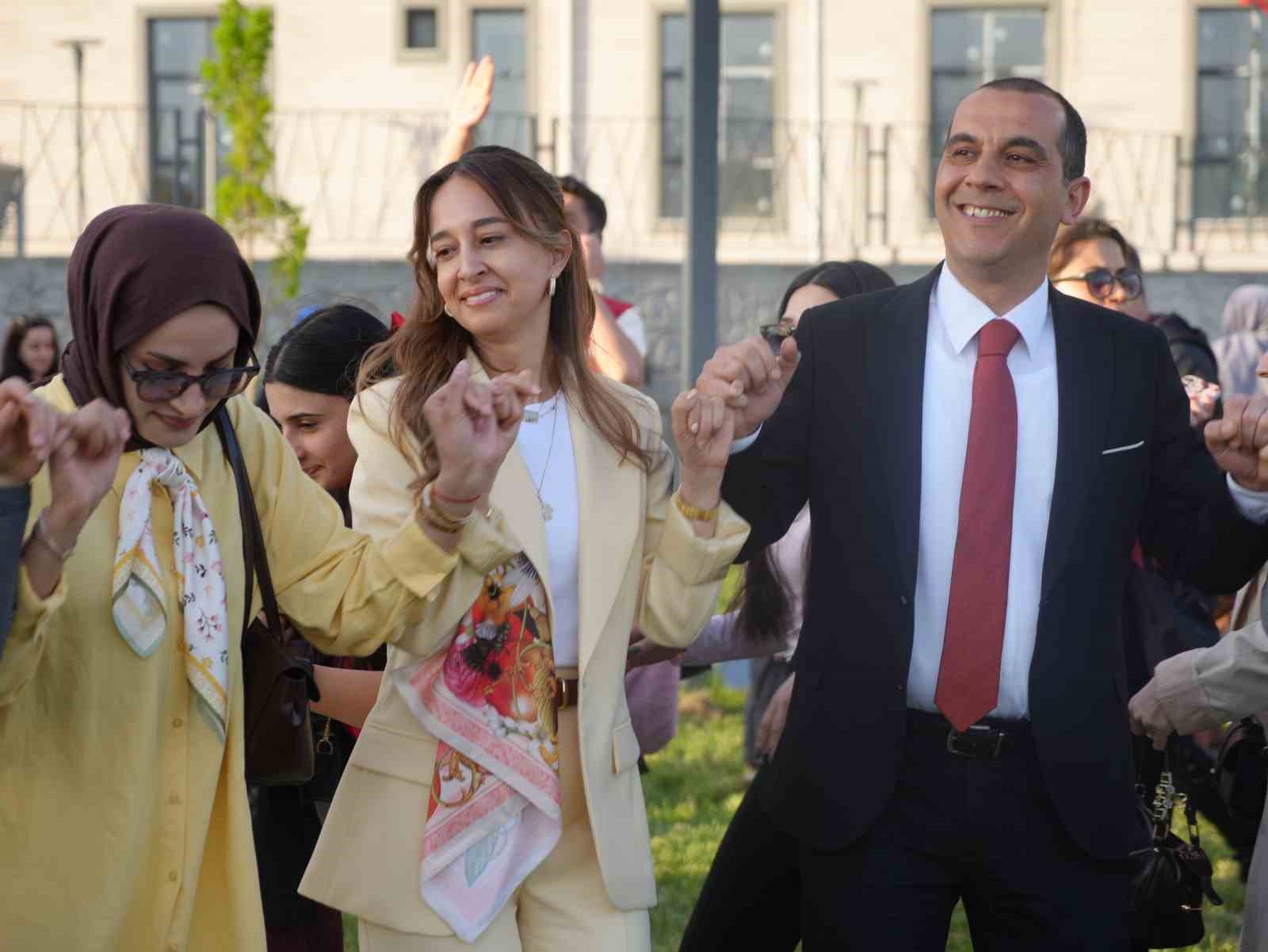 Iğdır&rsquo;da Hıdırellez şenliği renkli g&ouml;r&uuml;nt&uuml;lere sahne oldu
