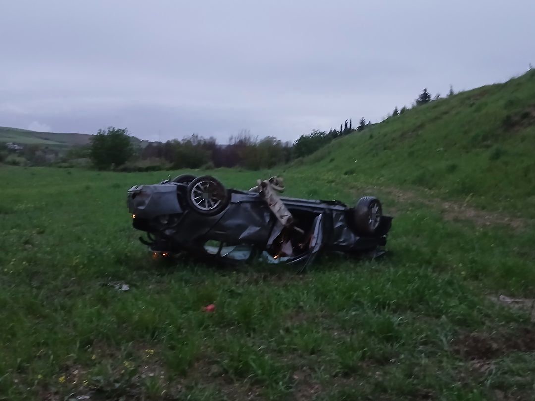 Adıyaman’da otomobil tarlaya uçtu: 4 yaralı
