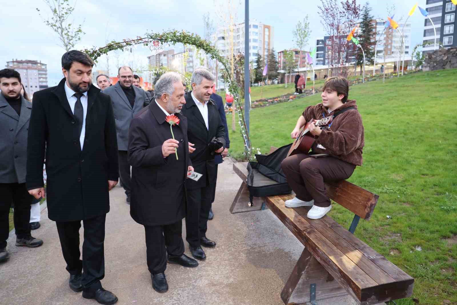 Talas&rsquo;ta &lsquo;&ccedil;i&ccedil;ek&rsquo; gibi festival
