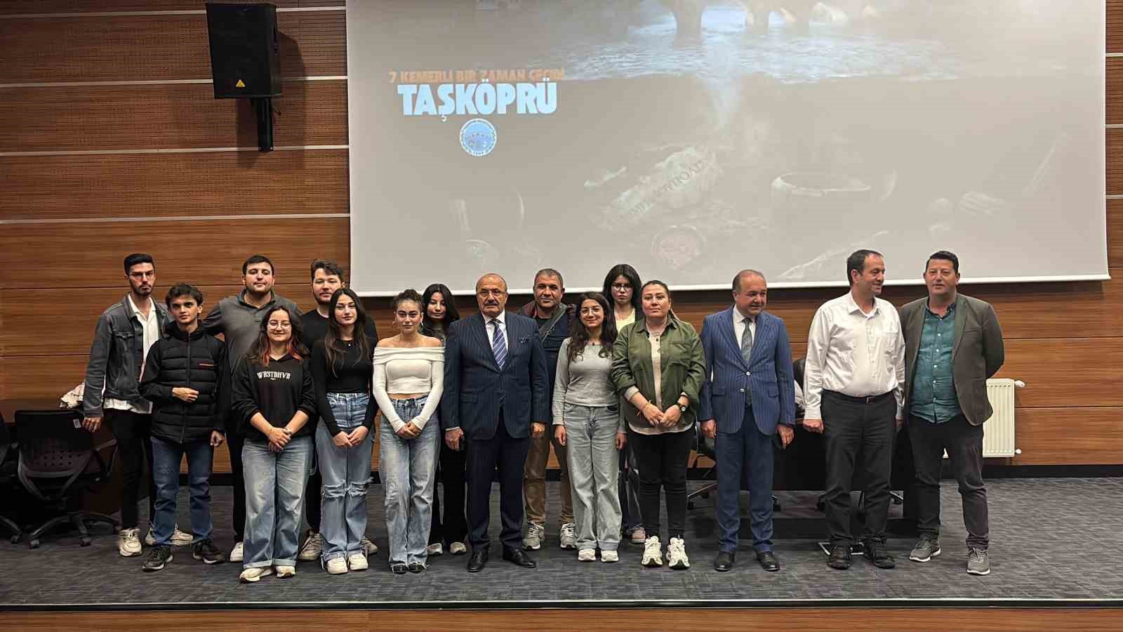 "7 Kemerli Bir Zaman Ge&ccedil;idi" filmi &uuml;niversite &ouml;ğrencileriyle buluştu
