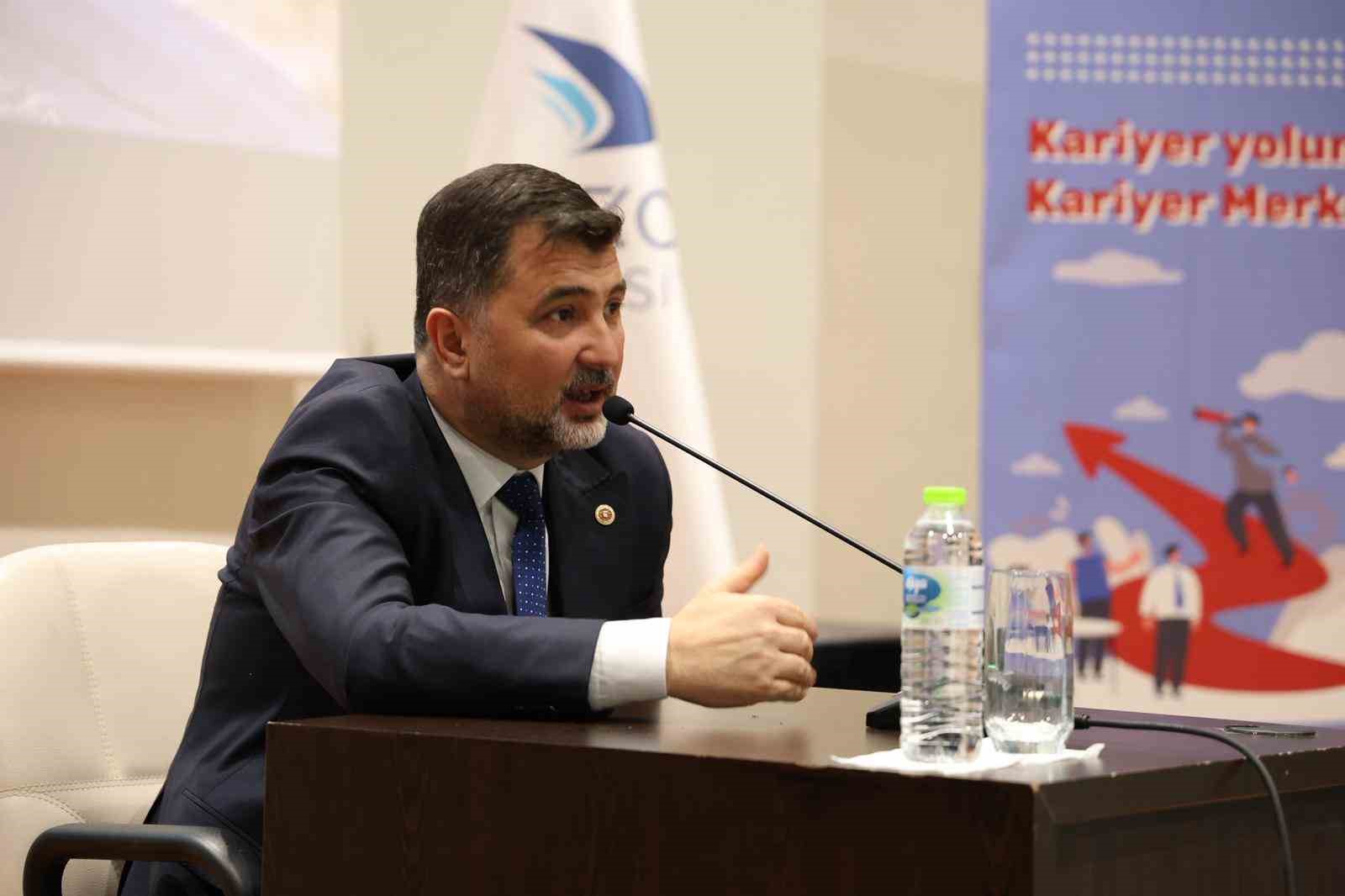 Milletvekili &Ouml;zt&uuml;rk "&Ouml;ğrenciler isimsiz kahramanlar"
