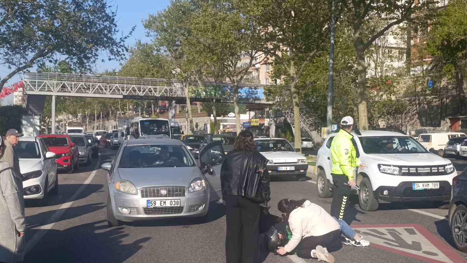 Tekirdağ&rsquo;da sahil yolundaki kazada motosiklet s&uuml;r&uuml;c&uuml;s&uuml; yaralandı
