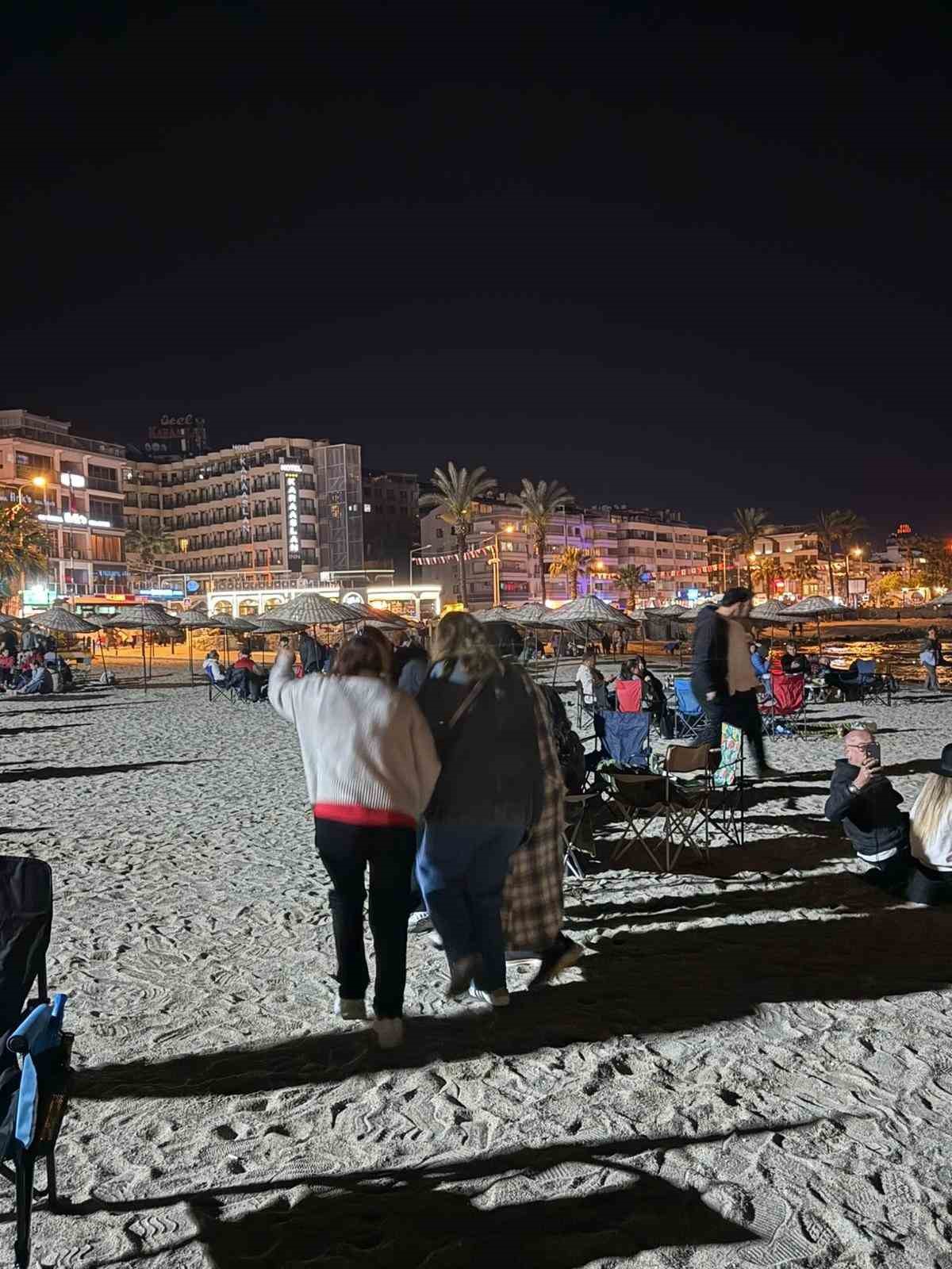 Kuşadası sahillerinde hıdırellez coşkusu
