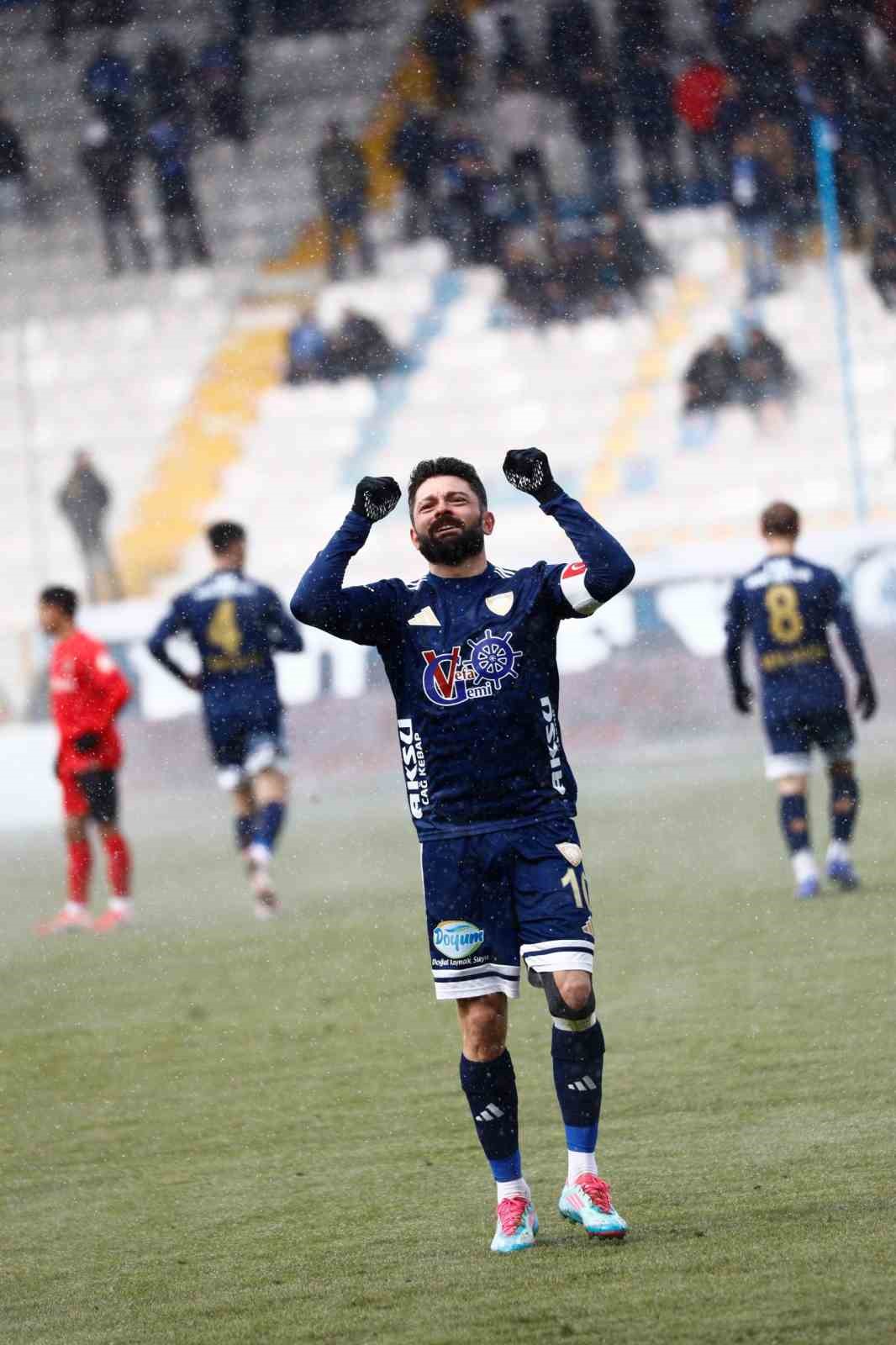 Erzurumspor FK&rsquo;da 16 futbolcunun s&ouml;zleşmesi sona eriyor
