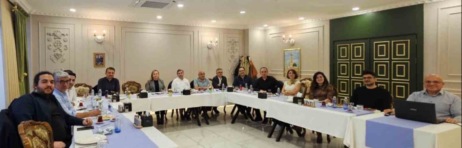 GAÜN Hastanesi’nde tiroid kanserine ekip yaklaşımı