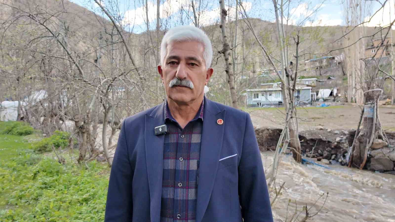 Şırnak&rsquo;ta ev ve ahırlar sular altında kaldı
