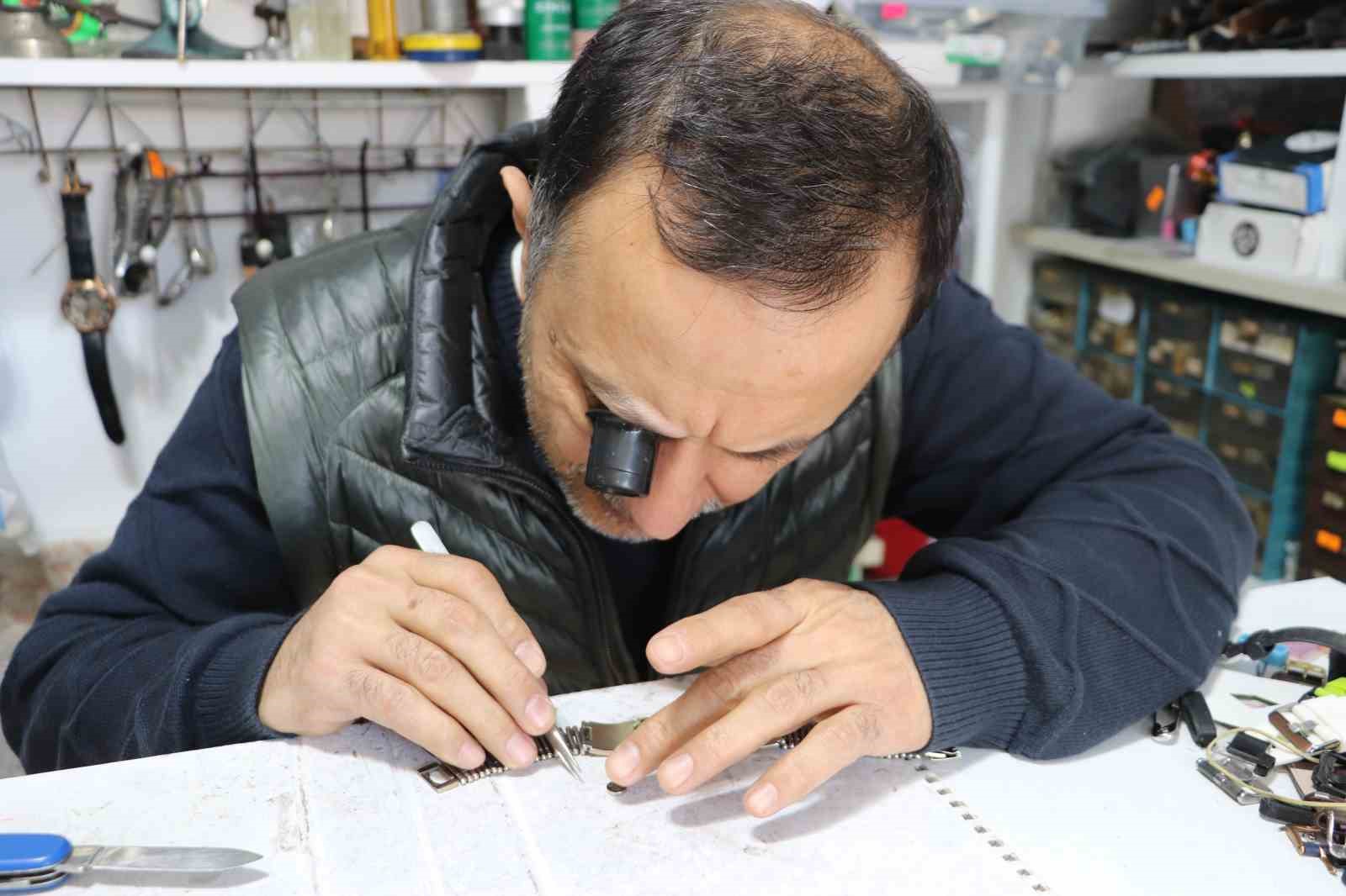 B&uuml;y&uuml;k mekanizmadan kol saatlerine saat&ccedil;ilik mesleğinin sabır isteyen yolculuğu
