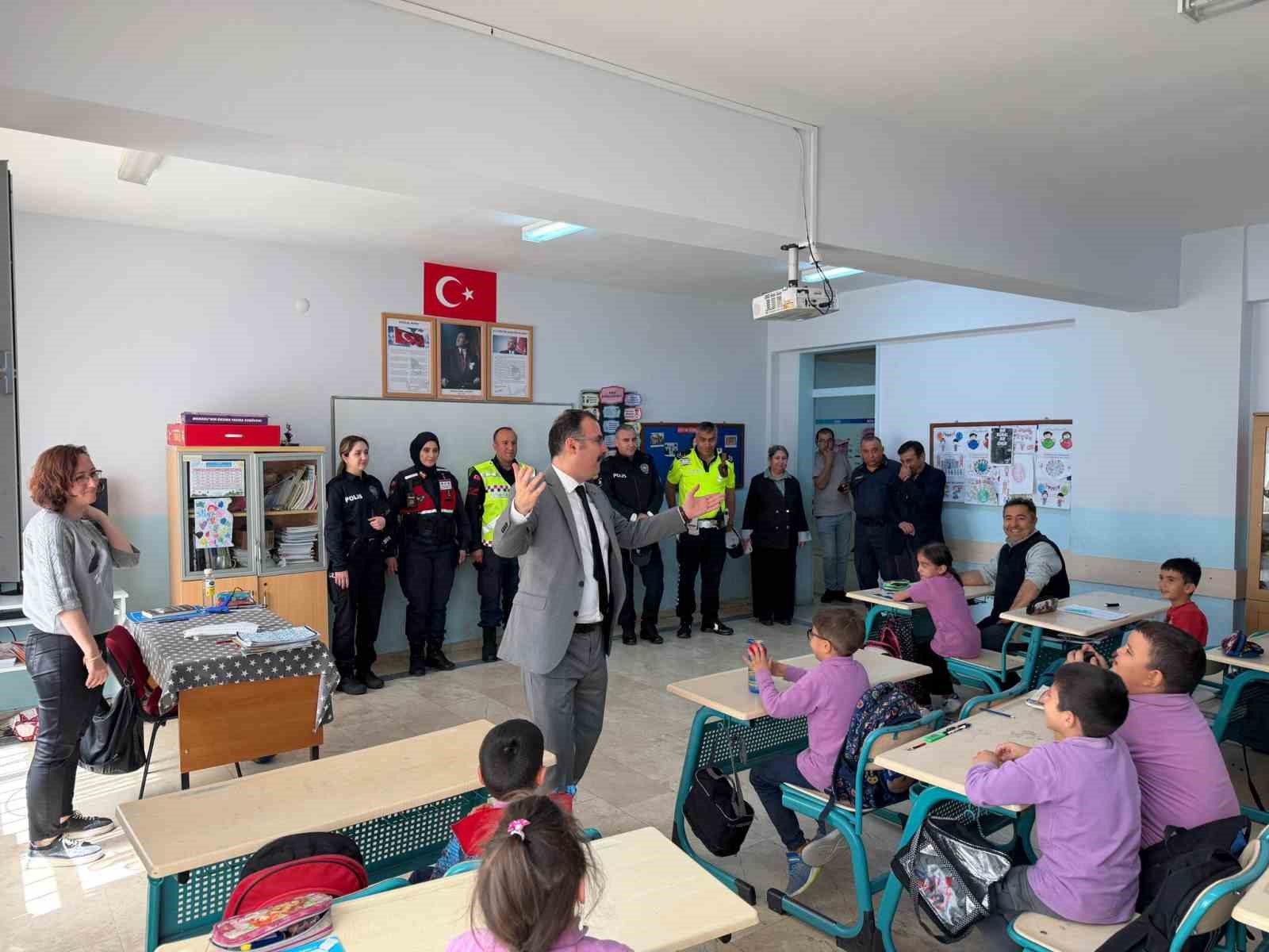 Sultanhisar&rsquo;da miniklere trafik eğitimi
