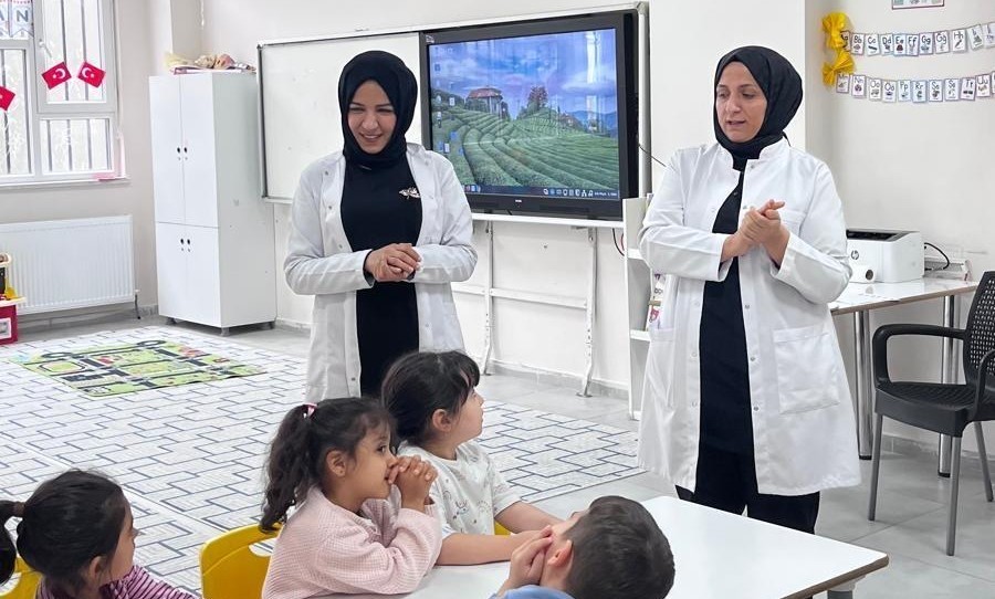Kahta&rsquo;da minik &ouml;ğrencilere el hijyeni eğitimi
