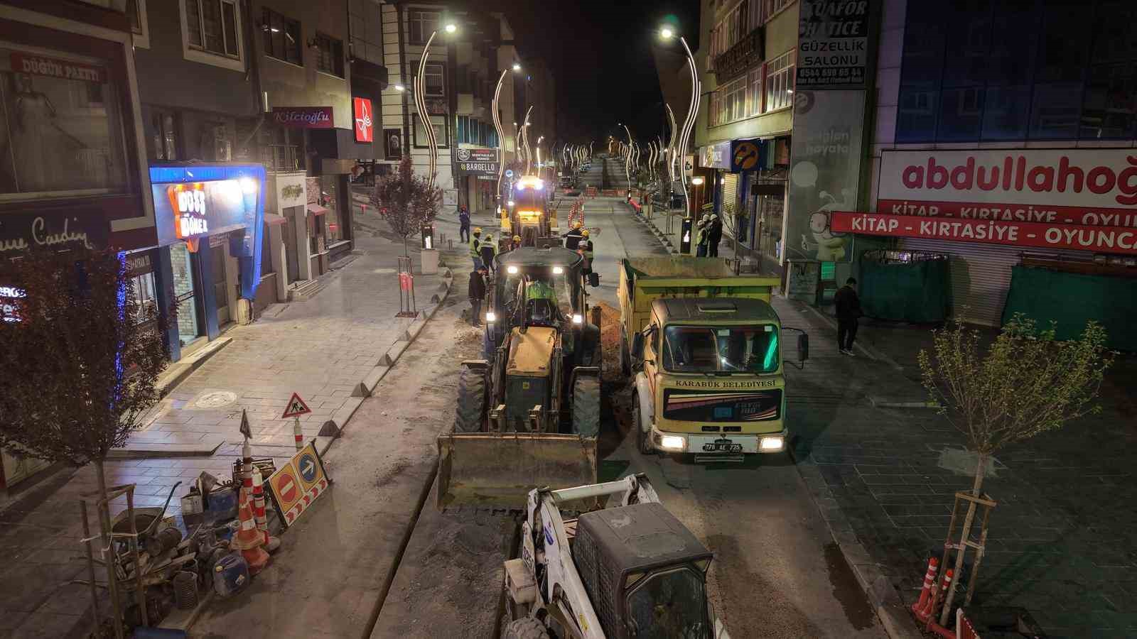 Karab&uuml;k&rsquo;te altyapı yenileme &ccedil;alışmaları geceleri devam ediyor
