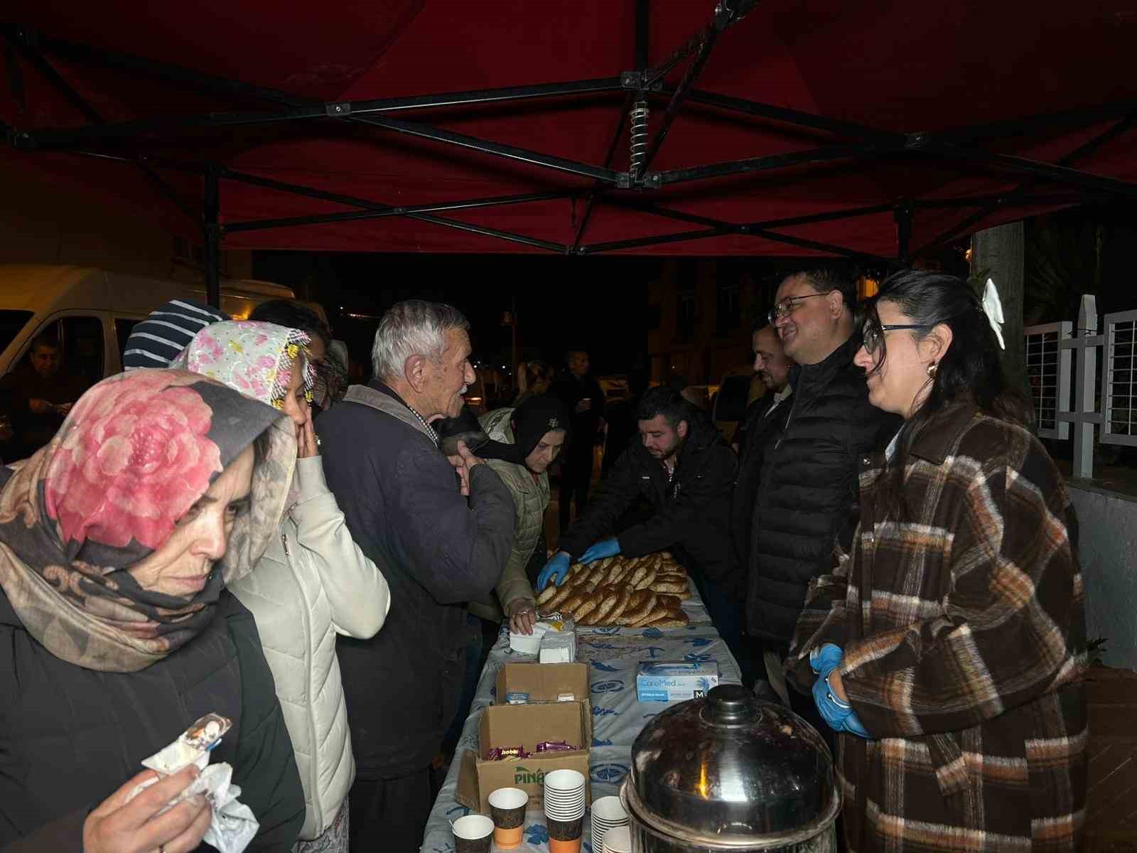Kırklar Tepesi&rsquo;nde Hıdırellez geleneğini yaşatmak i&ccedil;in sabahın ilk saatinde bir araya geldiler
