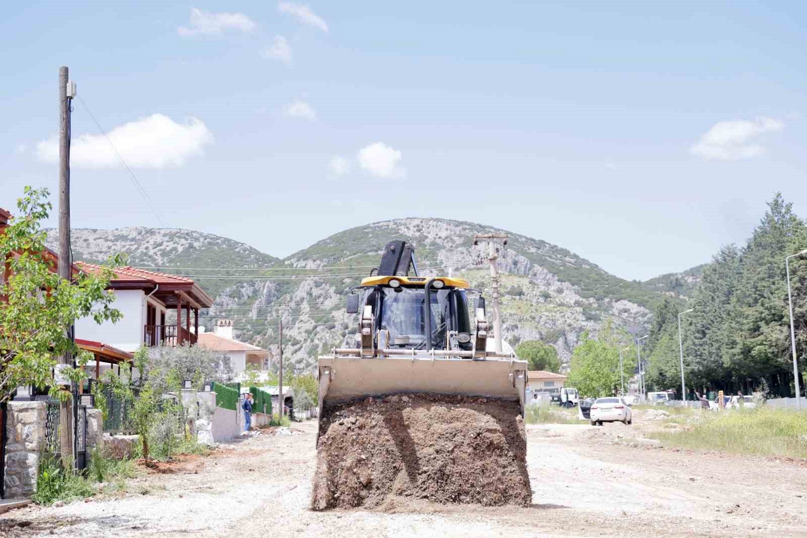D&uuml;ğerek&rsquo;te yol &ccedil;alışmaları başladı
