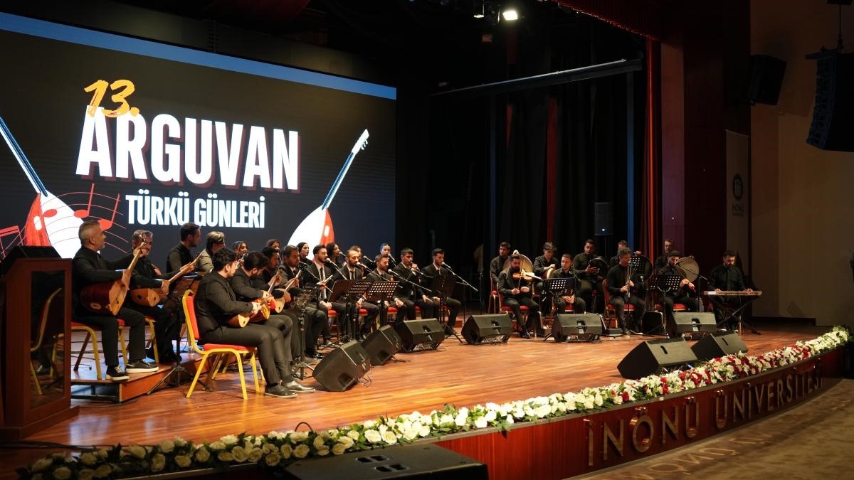 "13. Arguvan T&uuml;rk&uuml; G&uuml;nleri" konseri b&uuml;y&uuml;k ilgi g&ouml;rd&uuml;

