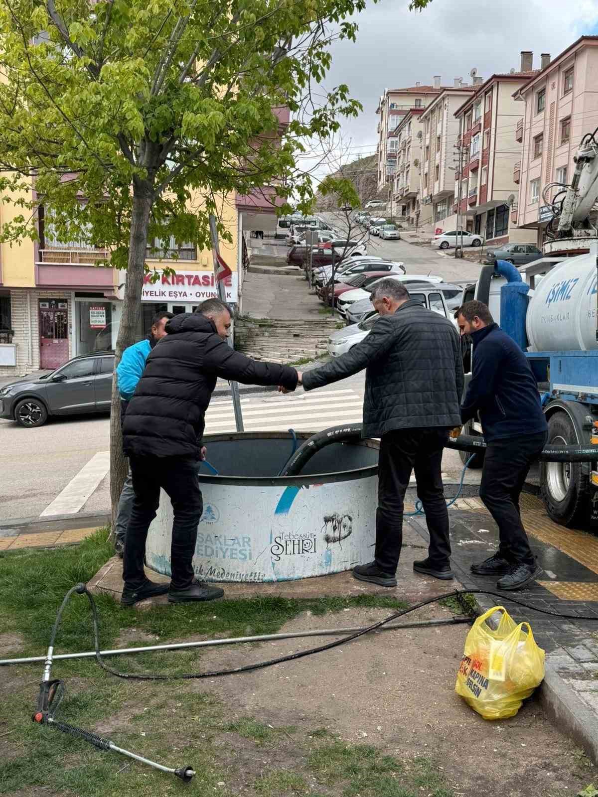Pursaklar&rsquo;da sistemli temizlik &ccedil;alışmaları devam ediyor
