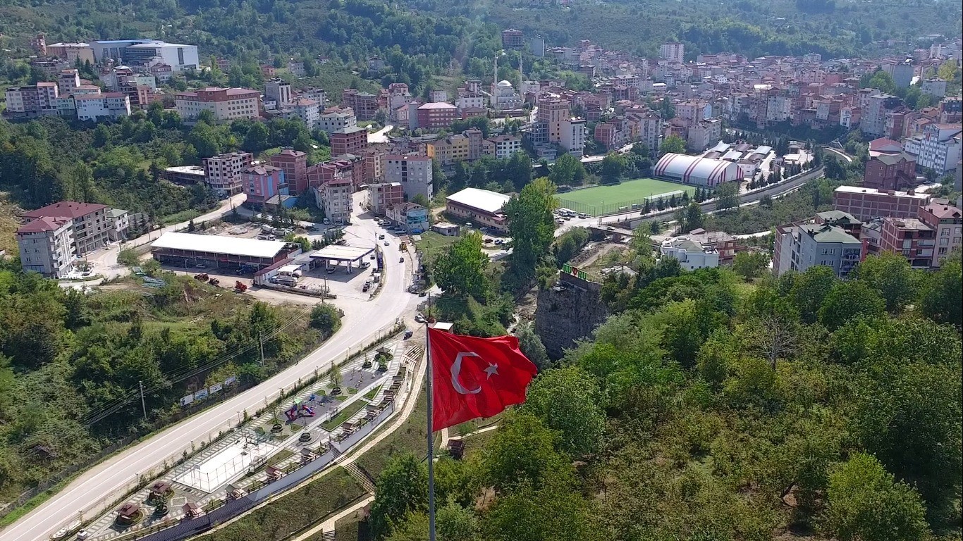 Belediye başkanından g&ouml;r&uuml;lmemiş teşvik: 10 &ccedil;ocuk yapana sıfır ara&ccedil;, 8 &ccedil;ocuk yapan iş imkanı
