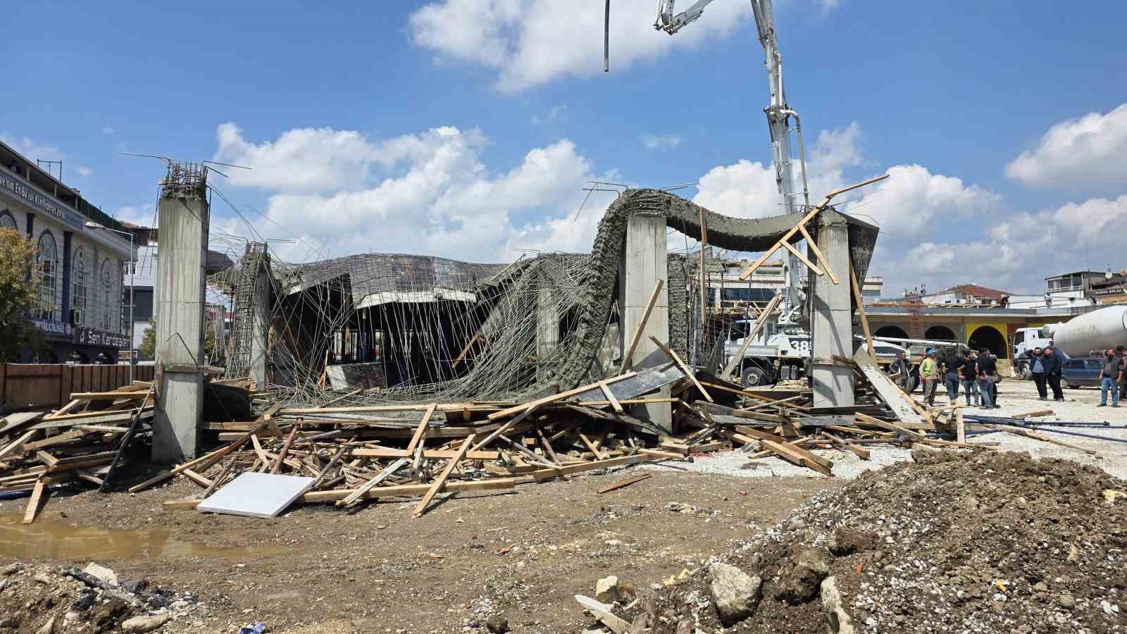 İnşatta beton dökülürken kalıp çöktü: 1 işçi yaralandı