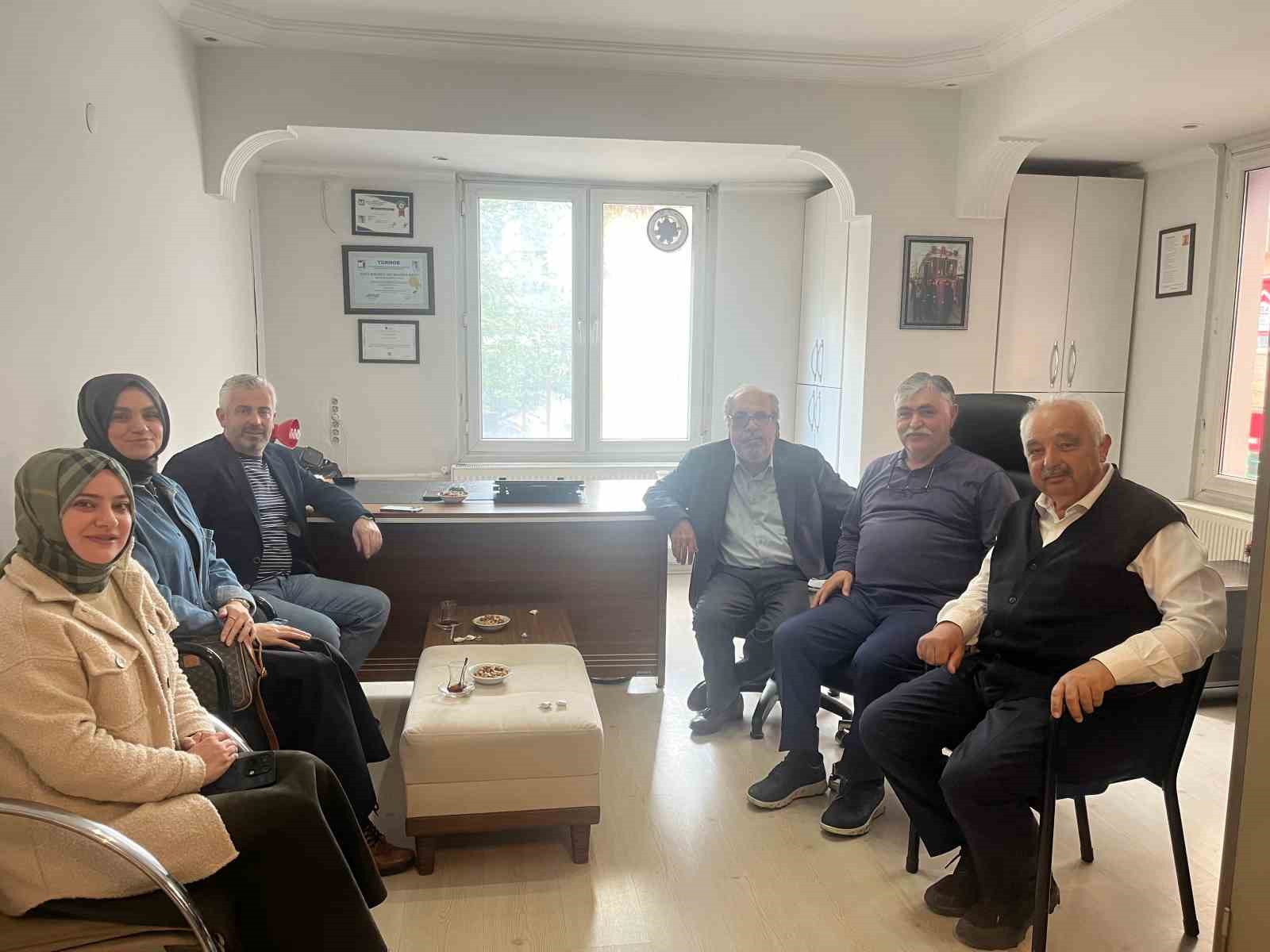 Karesi AK Parti&rsquo;den vefa dolu ziyaretler
