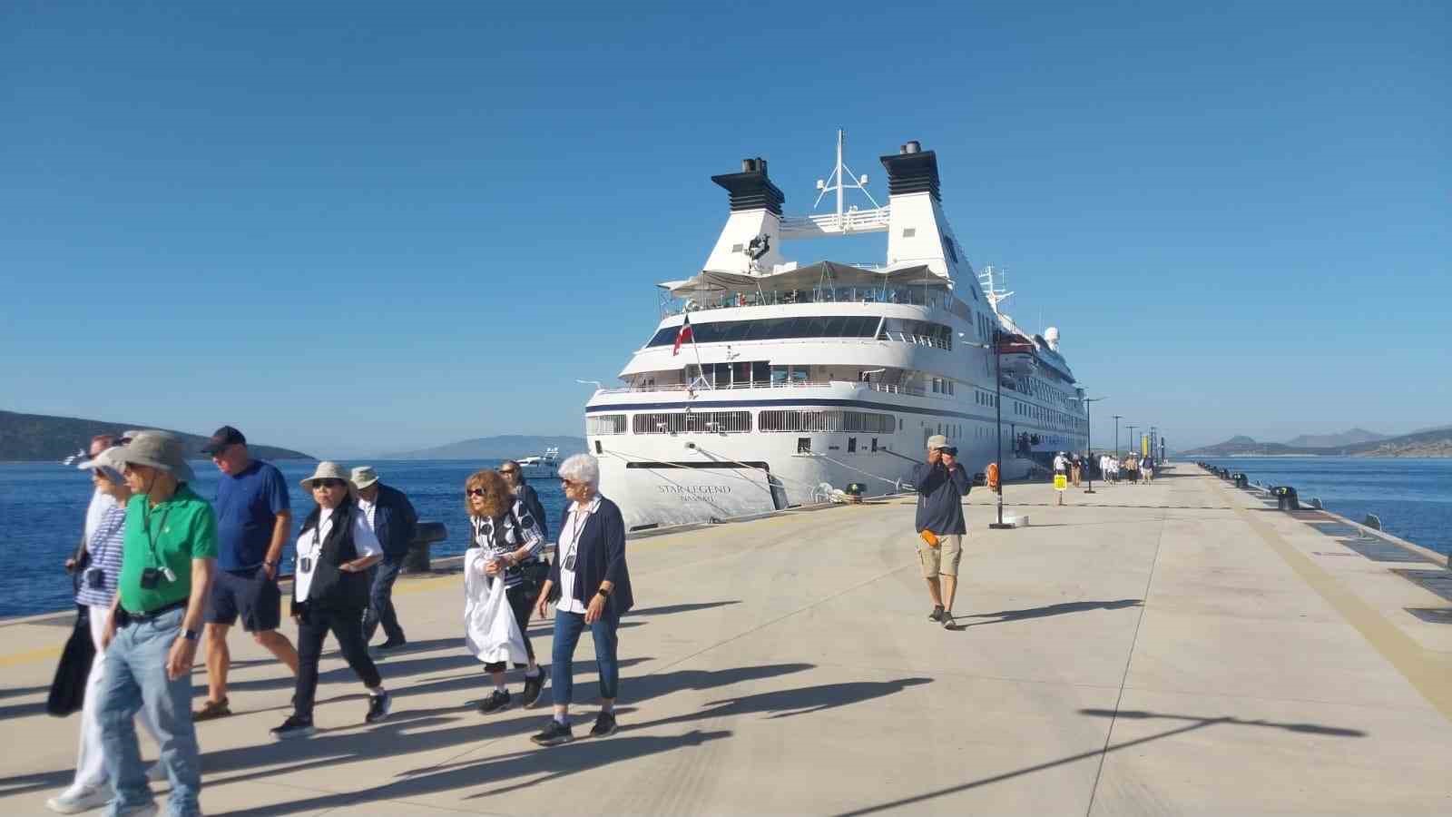 Bodrum&rsquo;a kruvaziyer ile 274 yolcu geldi
