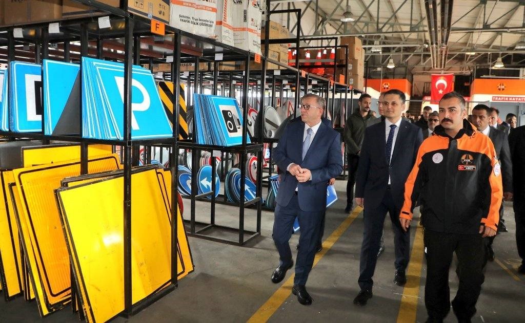 Kars&rsquo;ta KARAKURT ekibine resmi arma: Afetlere hazır g&uuml;&ccedil; sahada
