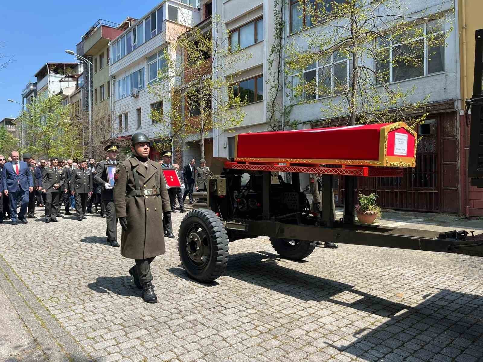 Eski Kara Kuvvetleri Komutanı Mustafa Muhittin Fisunoğlu son yolculuğuna uğurlandı
