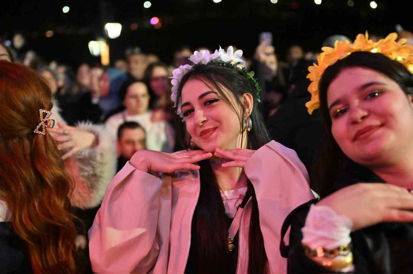 Başkan Akın, Hıdırellez&rsquo;i hemşehrileriyle birlikte coşkuyla kutladı
