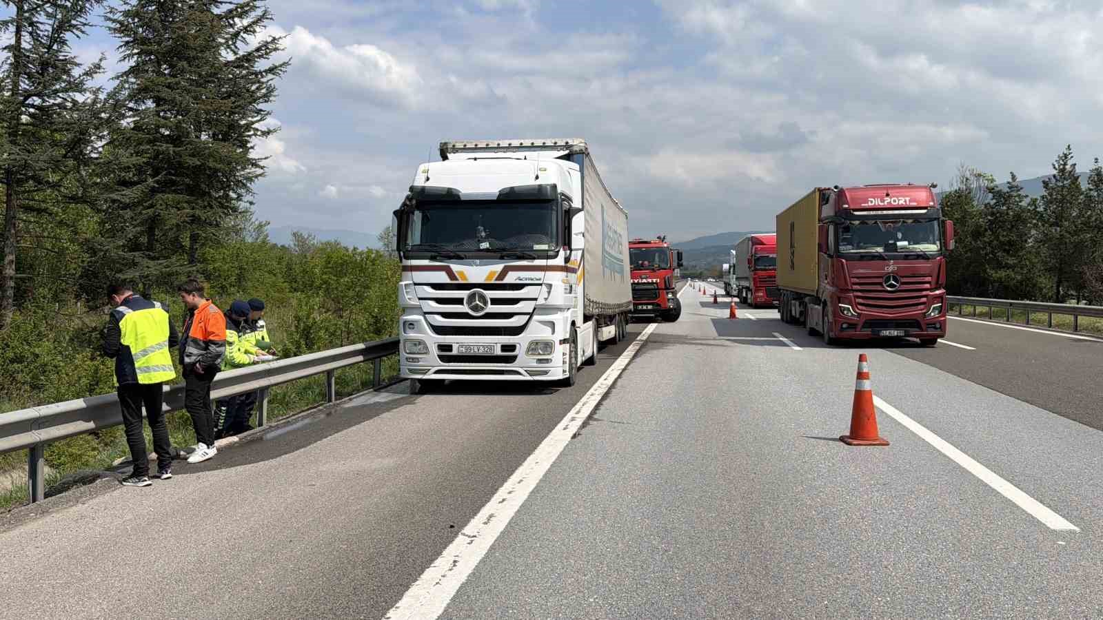 Cam y&uuml;kl&uuml; tırda yangın paniği

