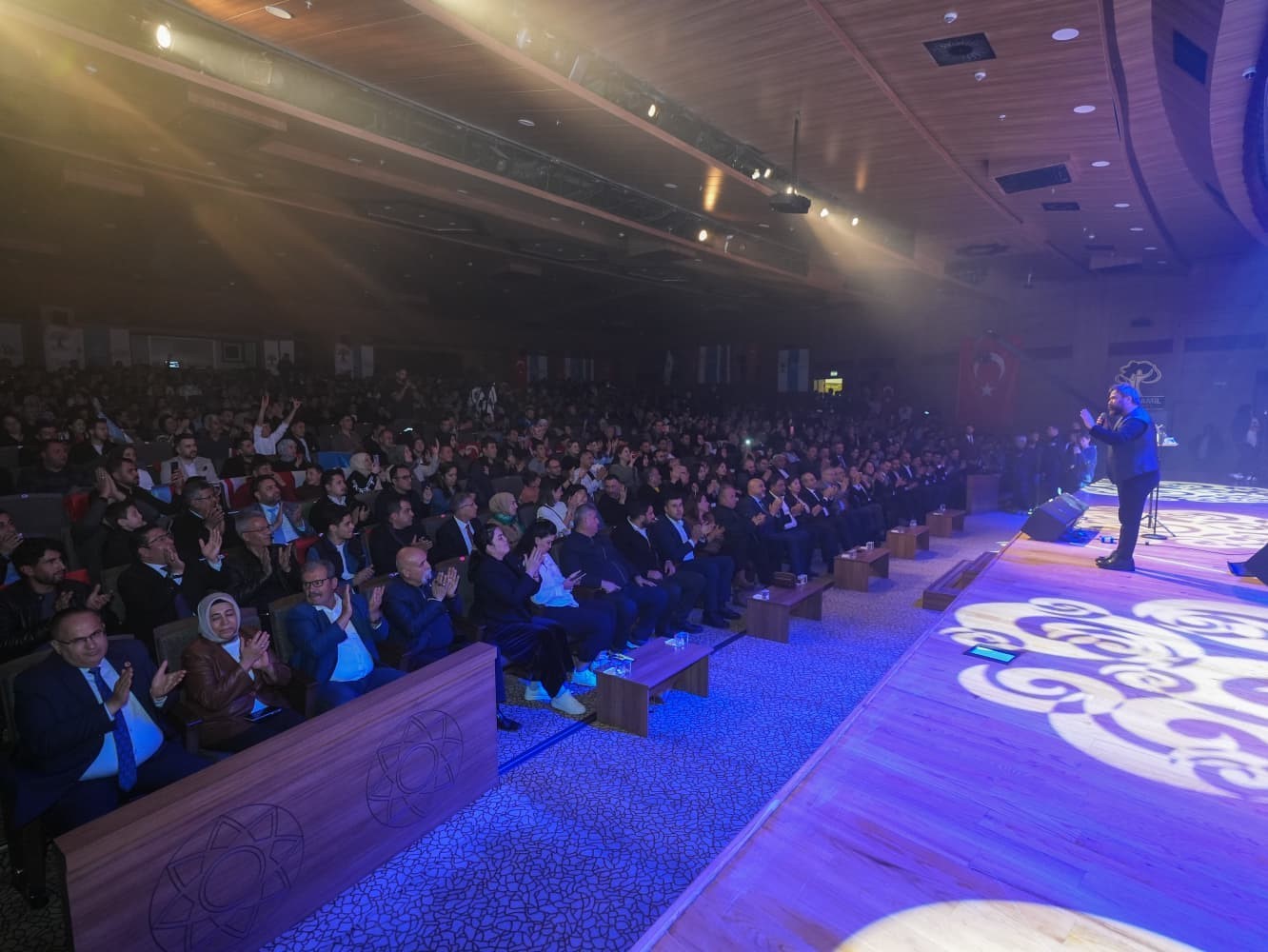 Şehitkamil&rsquo;de Osman &Ouml;ztun&ccedil; ile unutulmaz gece
