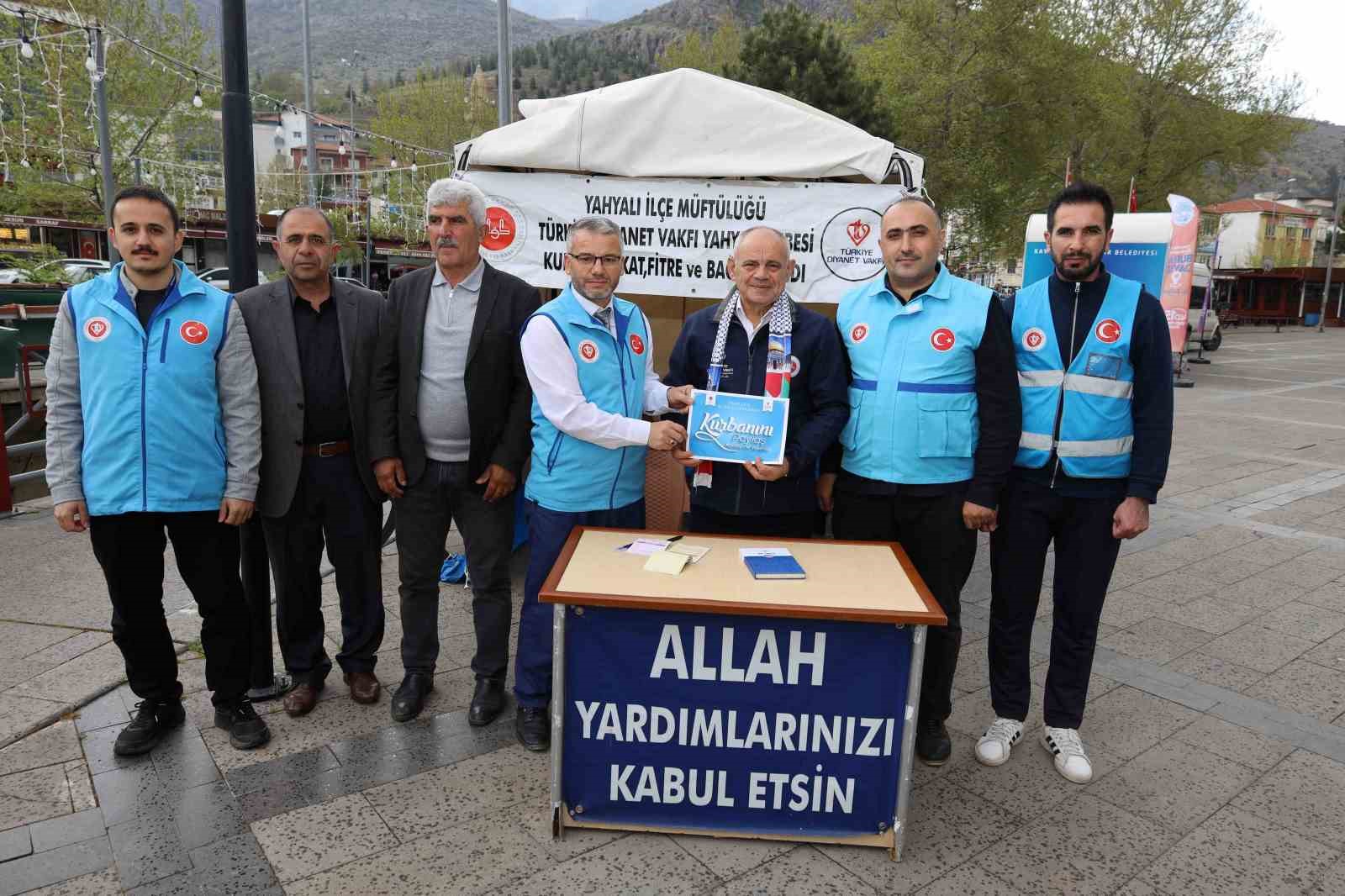 Başkan &Ouml;zt&uuml;rk&rsquo;ten T&uuml;rkiye Diyanet Vakfı&rsquo;na vekaletle kurban bağışı

