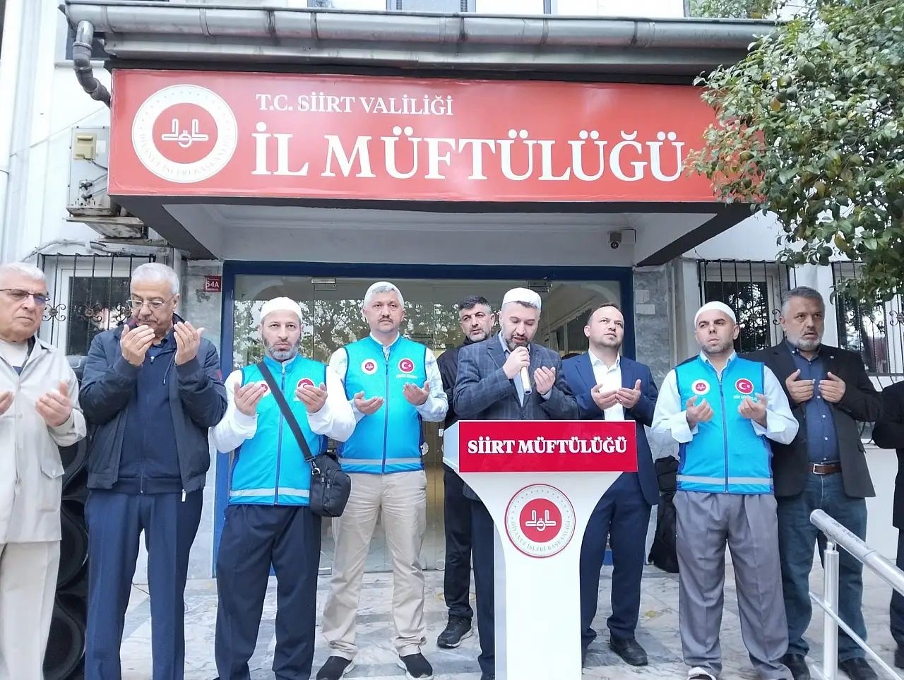 Siirt&rsquo;ten kutsal topraklara ilk kafile uğurlandı
