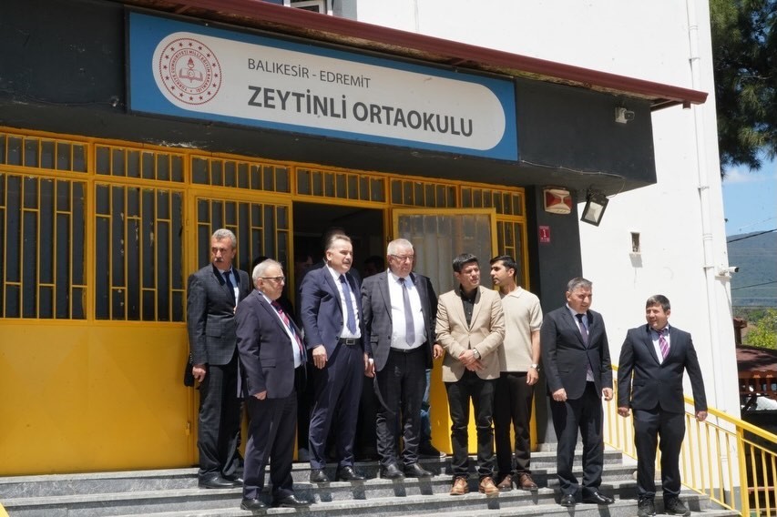 Edremit&rsquo;te eğitime k&uuml;t&uuml;phane desteği
