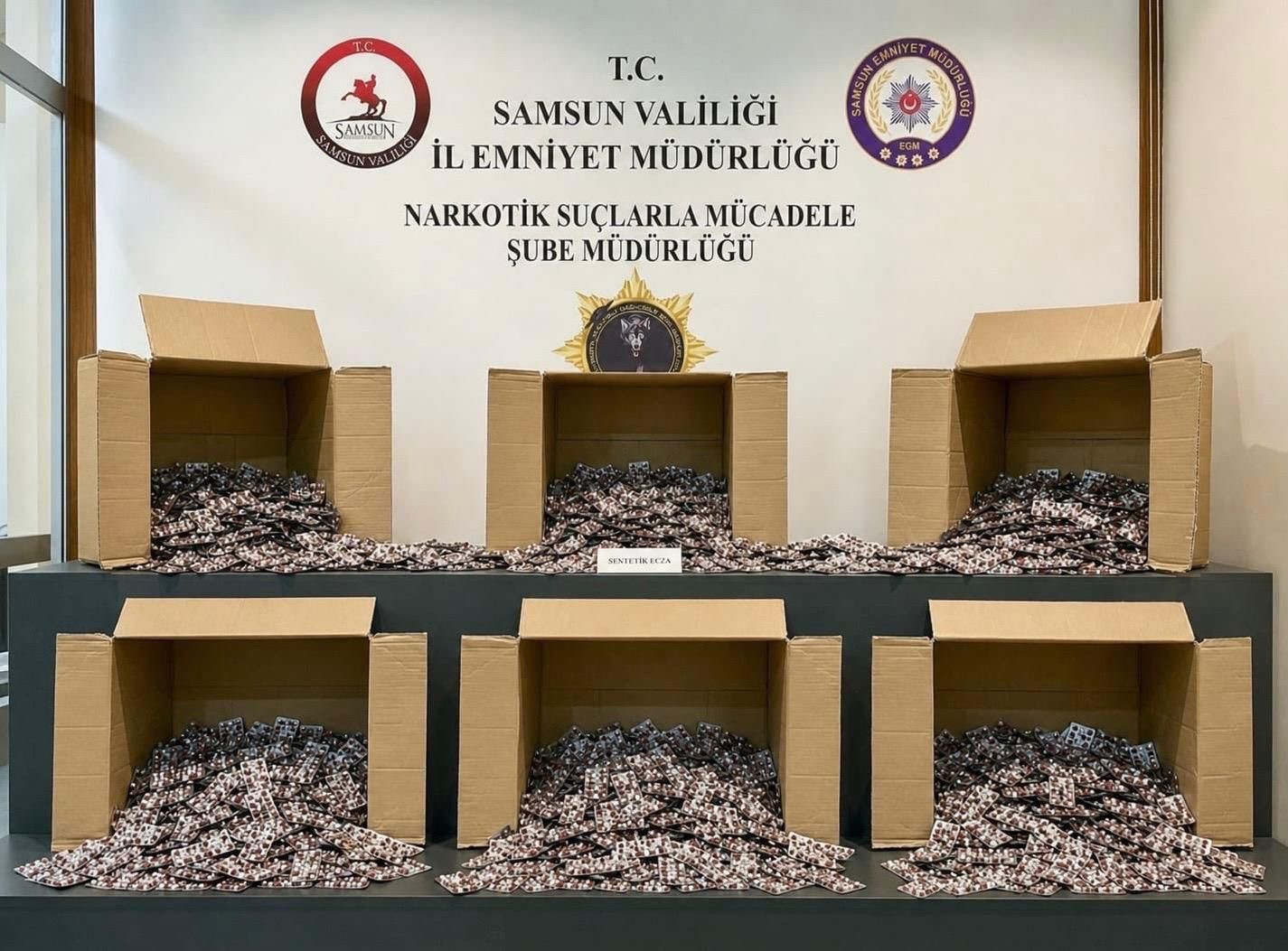 Samsun&rsquo;da zehir tacirlerine darbe: 172 bin hap ele ge&ccedil;irildi
