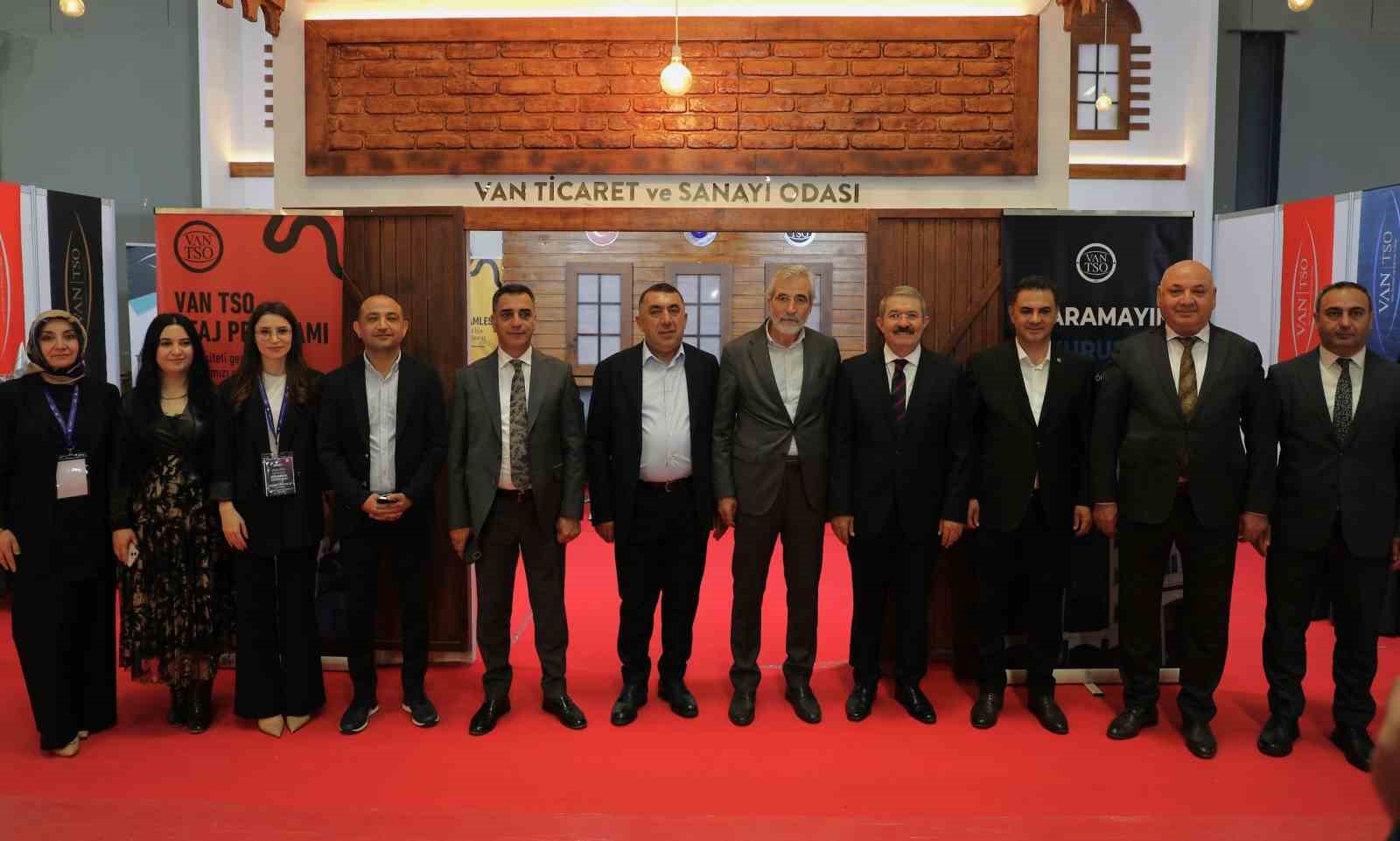 Van TSO Başkanı Takva: "Gen&ccedil;lerimiz iş aramasın, iş kursun"
